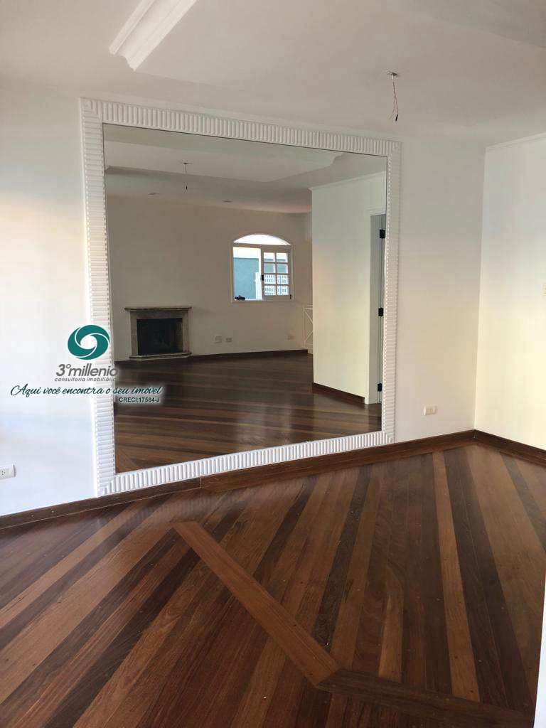Casa em Cotia, no bairro Jardim Lambreta