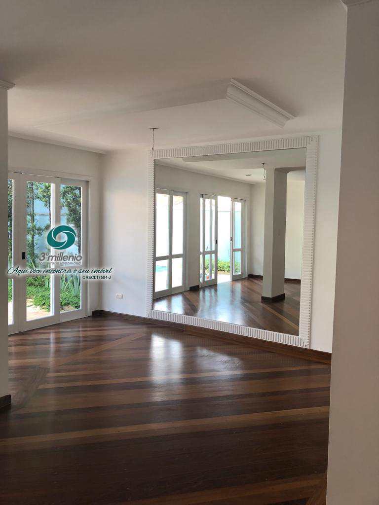 Casa em Cotia, no bairro Jardim Lambreta