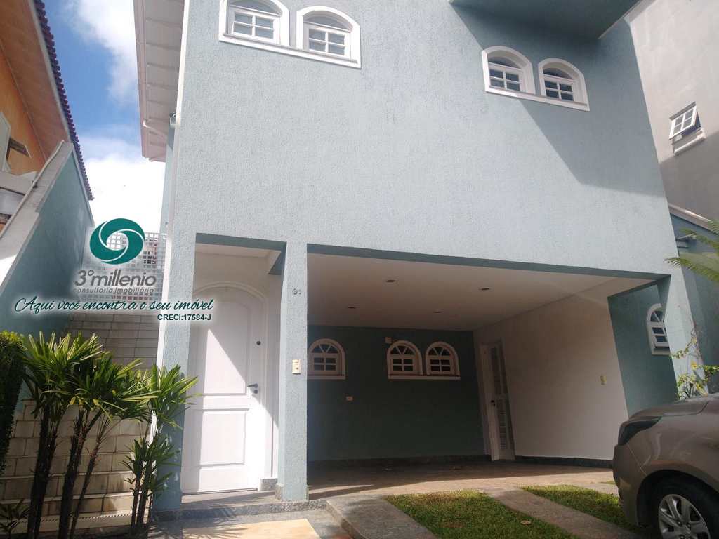 Casa em Cotia, no bairro Jardim Lambreta