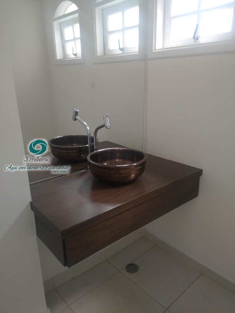 Casa em Cotia, no bairro Jardim Lambreta