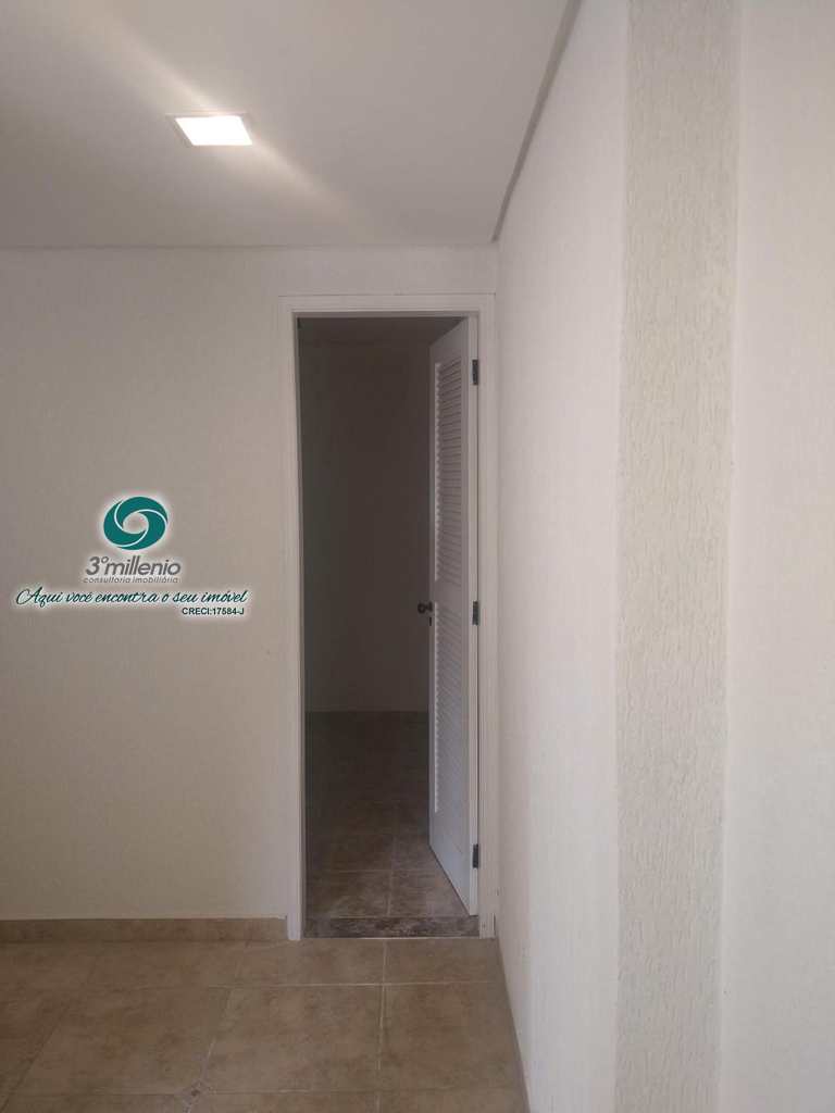 Casa em Cotia, no bairro Jardim Lambreta