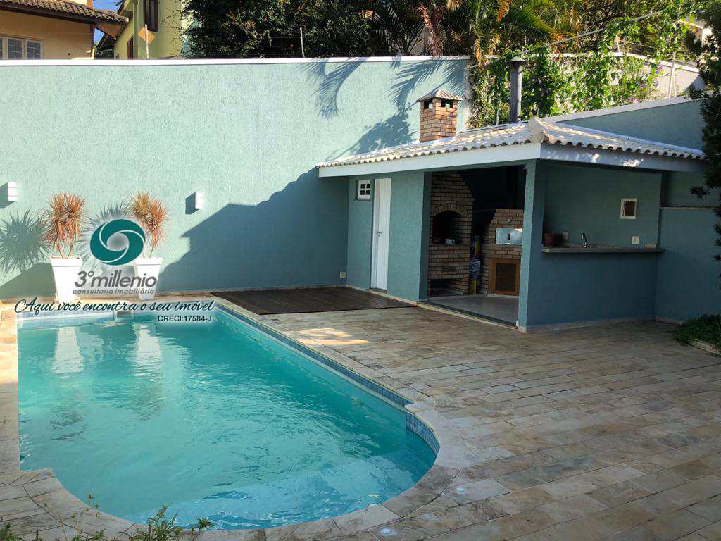 Casa em Cotia, no bairro Jardim Lambreta