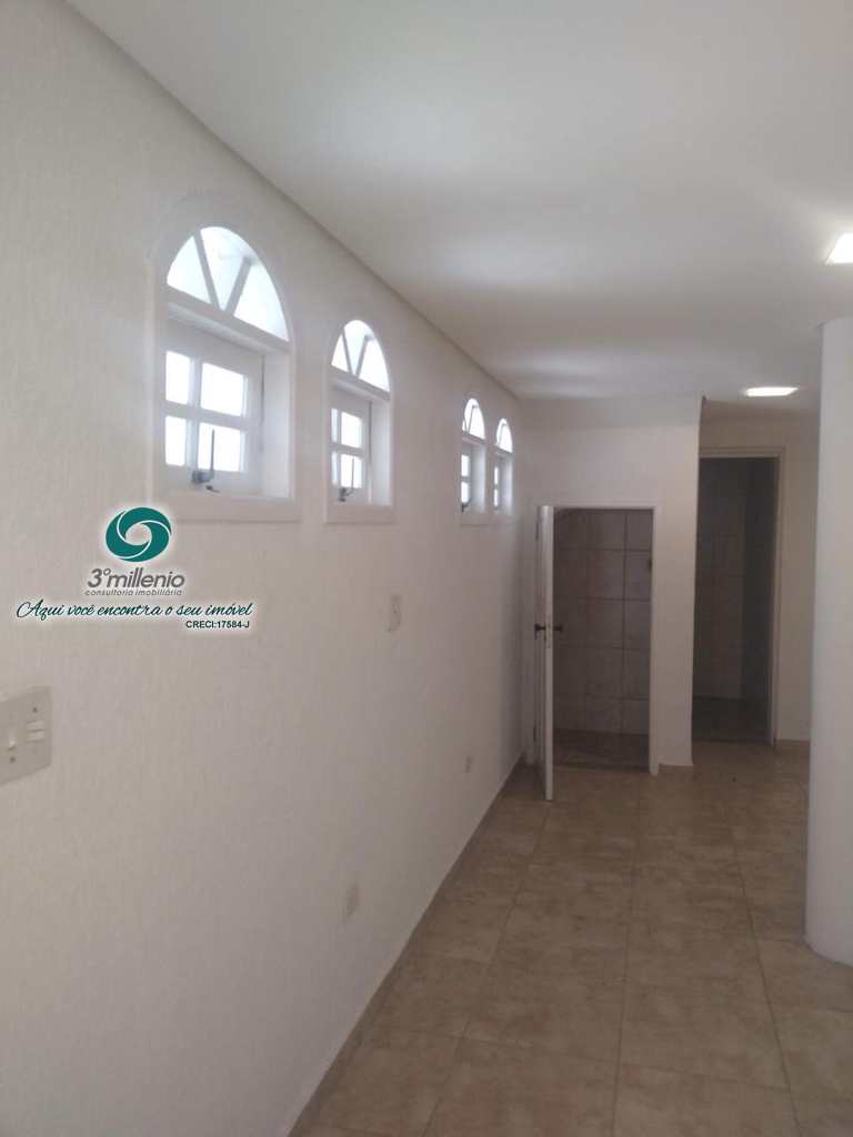 Casa em Cotia, no bairro Jardim Lambreta