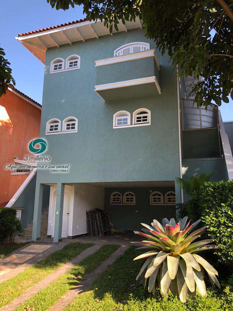 Casa em Cotia, no bairro Jardim Lambreta