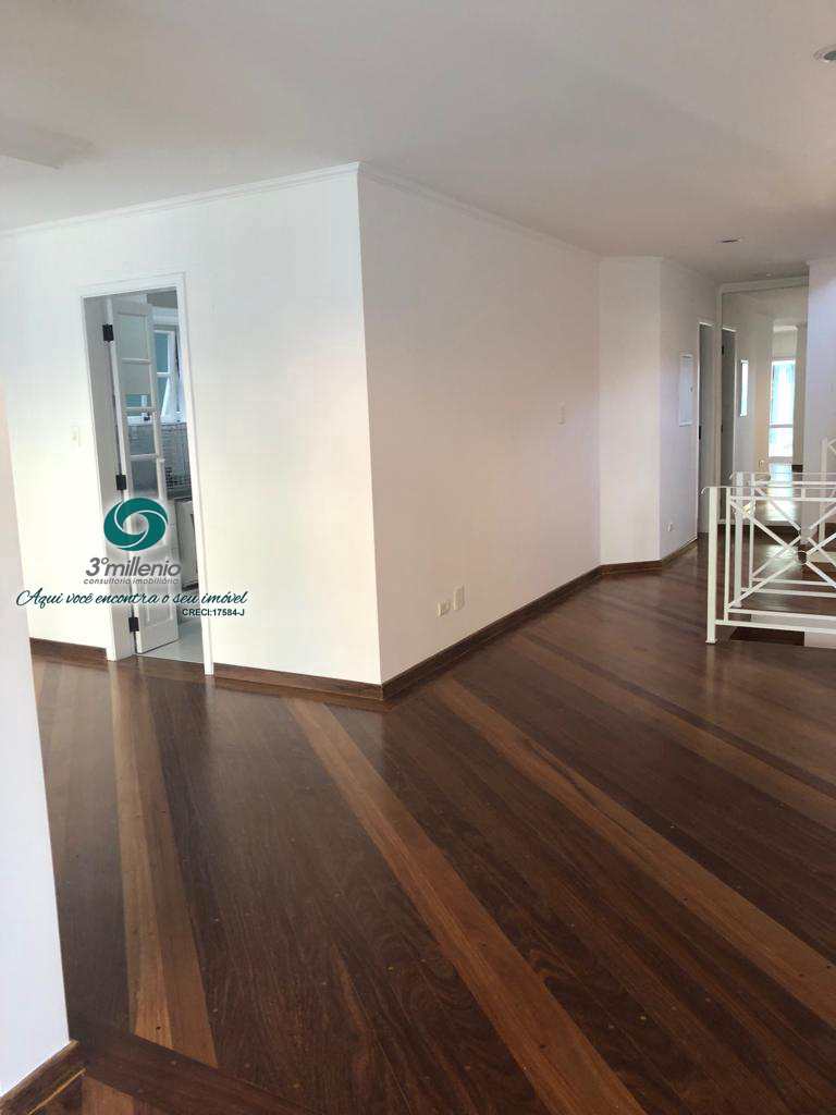 Casa em Cotia, no bairro Jardim Lambreta