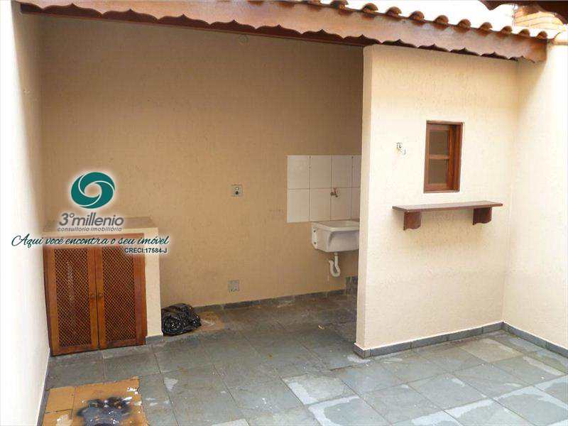 Casa em Cotia, no bairro Granja Viana