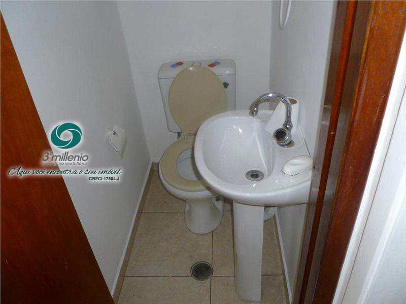 Casa em Cotia, no bairro Granja Viana