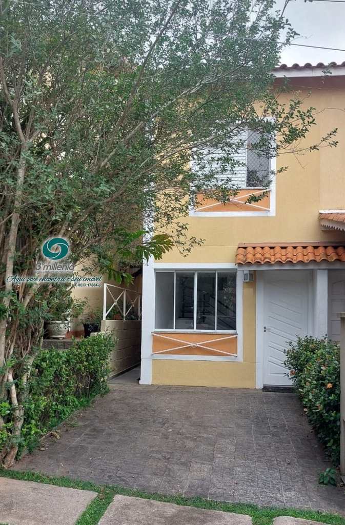 Casa em Cotia, no bairro Granja Viana