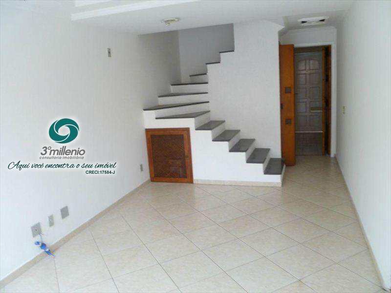 Casa em Cotia, no bairro Granja Viana