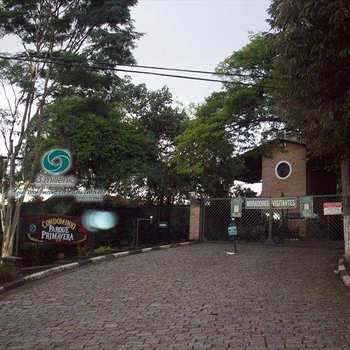 Terreno de Condomínio em Carapicuíba, bairro Granja Viana