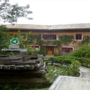 Casa em Embu das Artes, bairro Moinho Velho