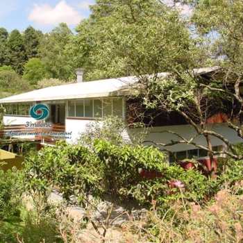 Casa de Condomínio em Carapicuíba, bairro Chácara do Refúgio