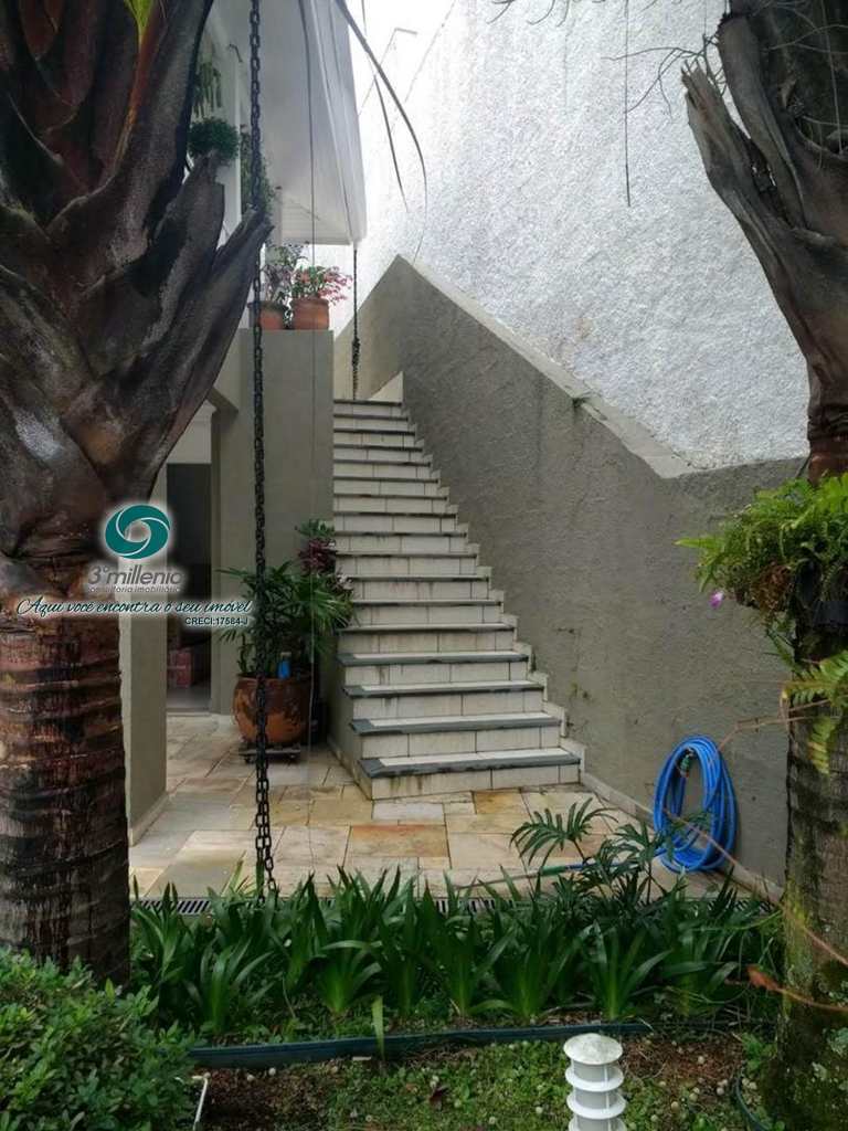 Casa em Cotia, no bairro São Paulo II