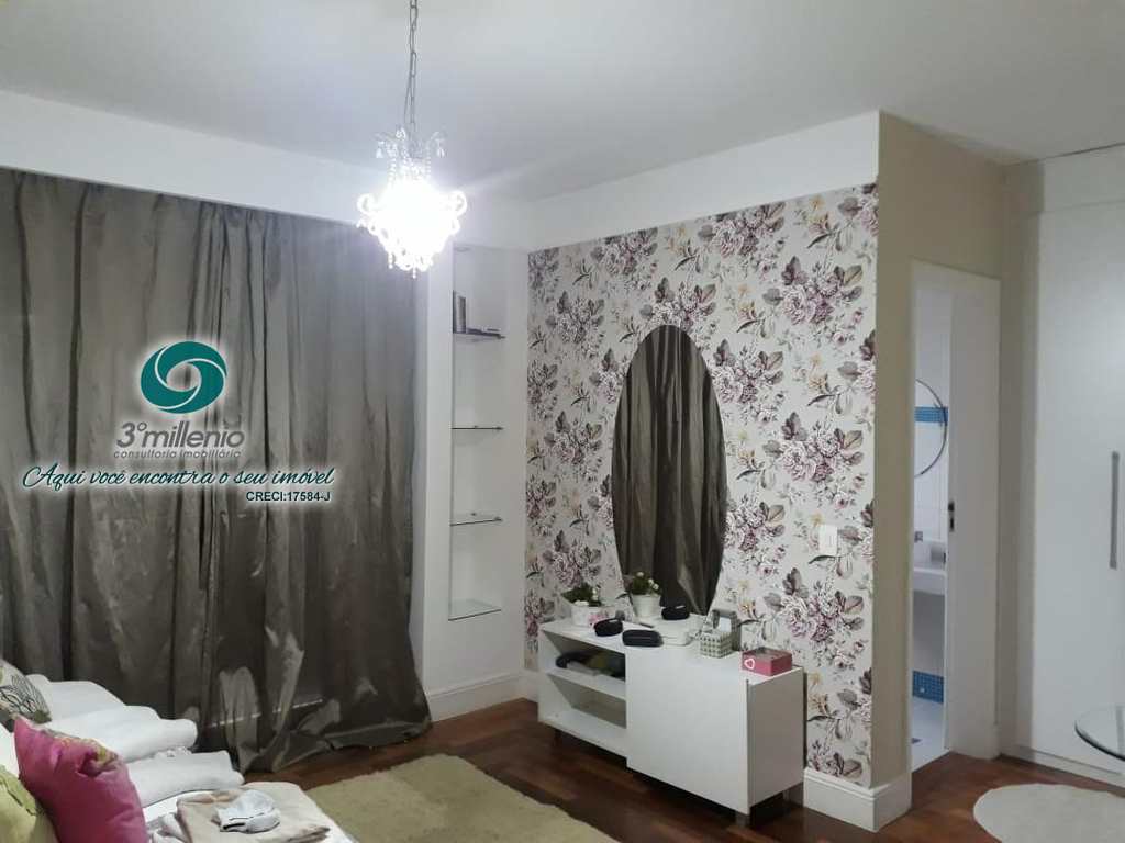Casa em Cotia, no bairro São Paulo II