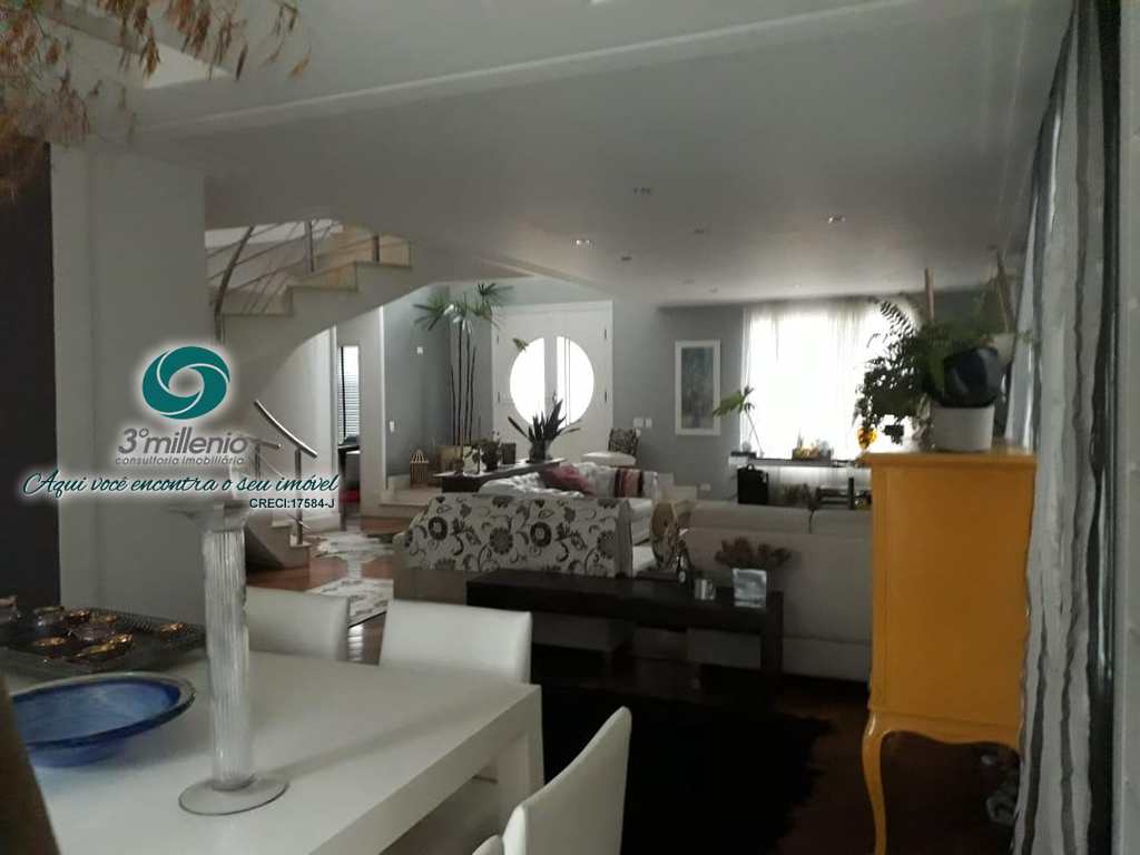 Casa em Cotia, no bairro São Paulo II