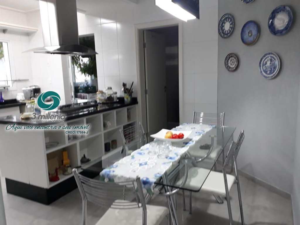 Casa em Cotia, no bairro São Paulo II