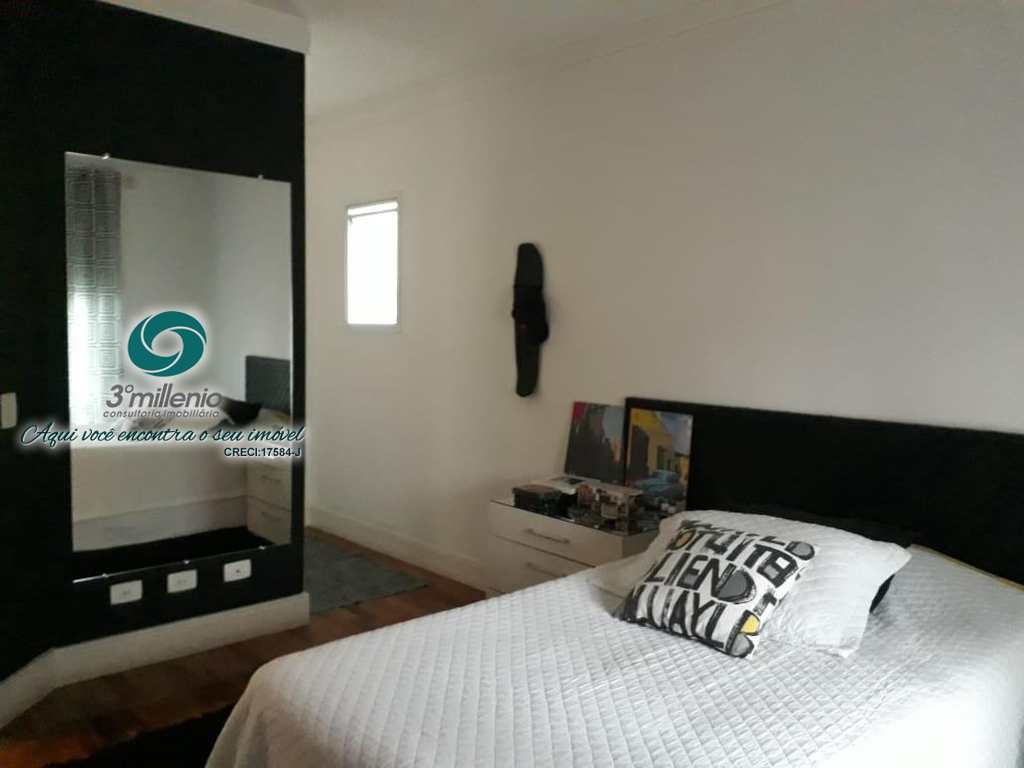 Casa em Cotia, no bairro São Paulo II