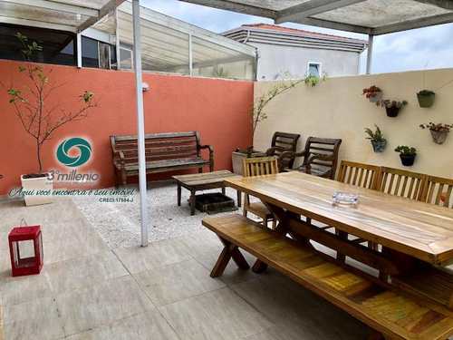 Casa, código 30483 em Carapicuíba, bairro Chácara Quiriri