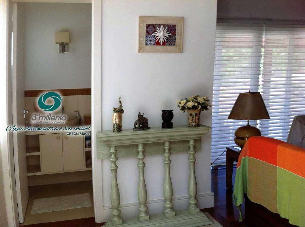 Casa em Cotia, no bairro Chácara Eliana
