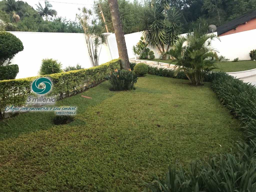 Casa em Cotia, no bairro Chácara Eliana