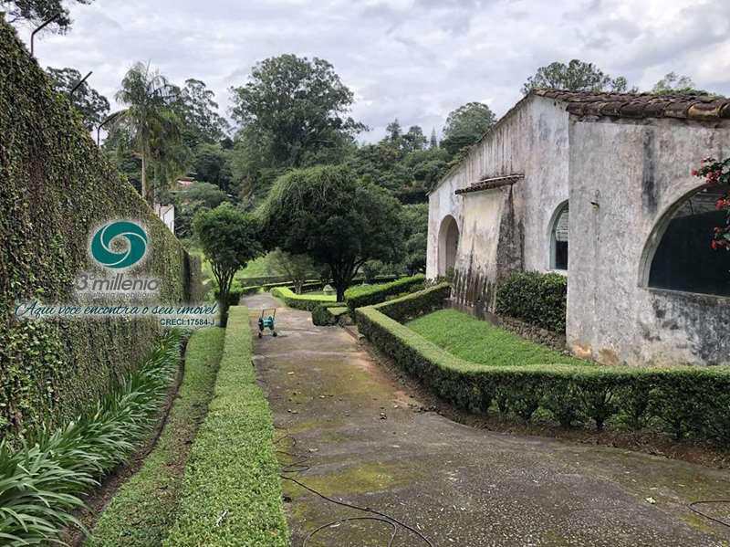 Casa em Cotia, no bairro Chácaras do Refúgio-Granja Viana