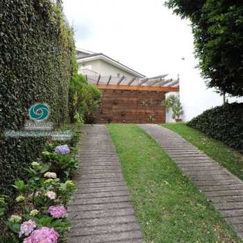 Casa em Carapicuíba, bairro Golf Gardens