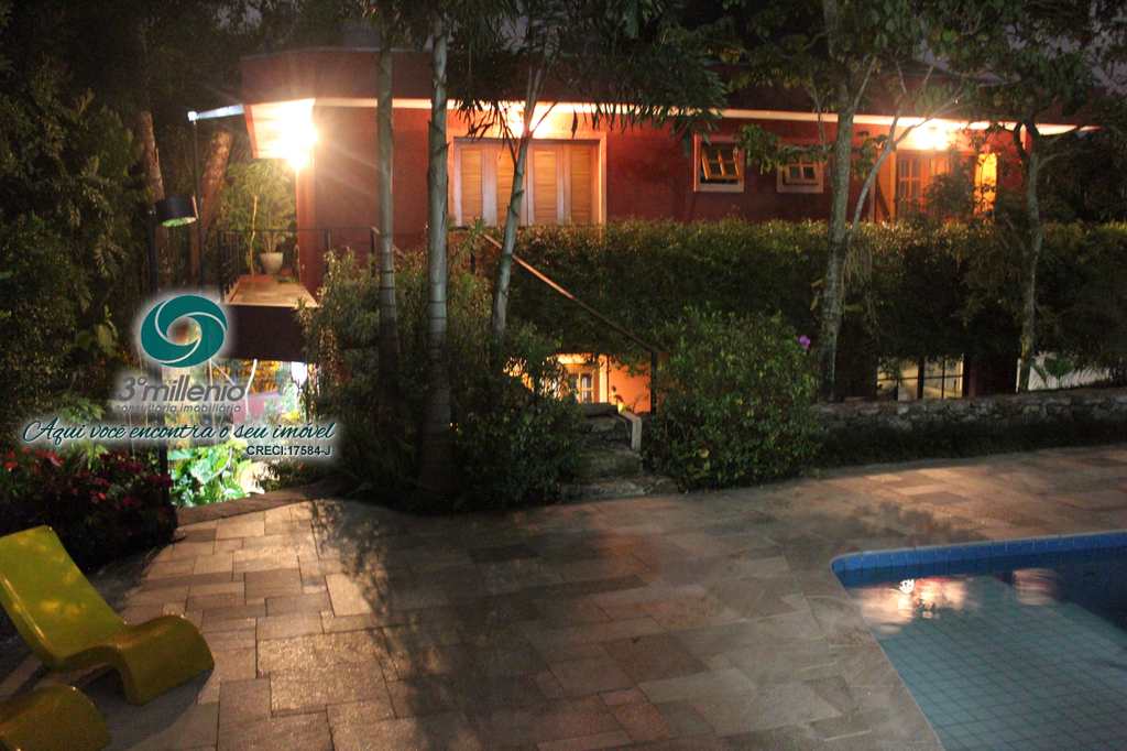 Casa em Embu das Artes, no bairro Jardim Colibri