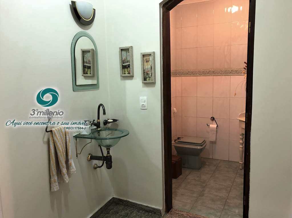 Casa em Cotia, no bairro Jardim Passárgada I