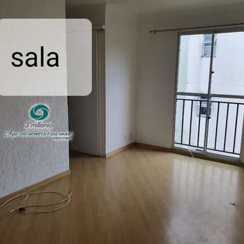 Apartamento em Cotia, bairro Jardim da Glória