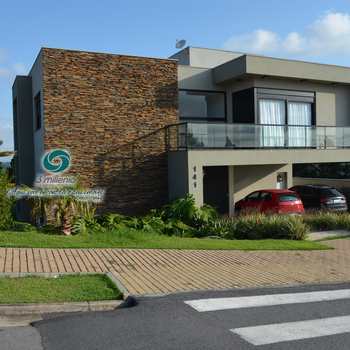 Casa em Carapicuíba, bairro Chácara dos Lagos