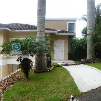 Casa em Carapicuíba, bairro Golf Gardens