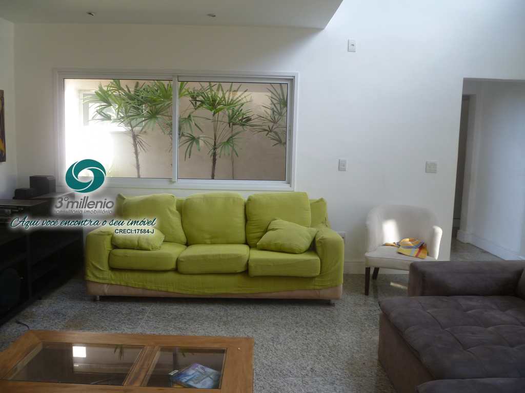 Casa em Cotia, no bairro Parque Frondoso
