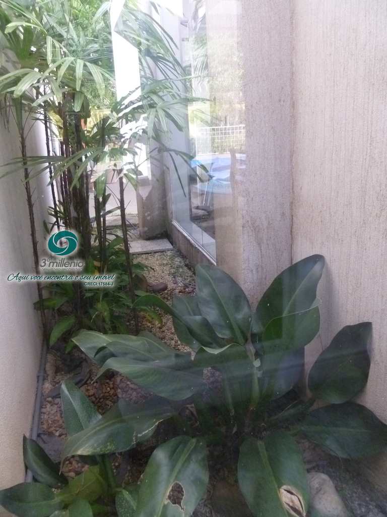 Casa em Cotia, no bairro Parque Frondoso