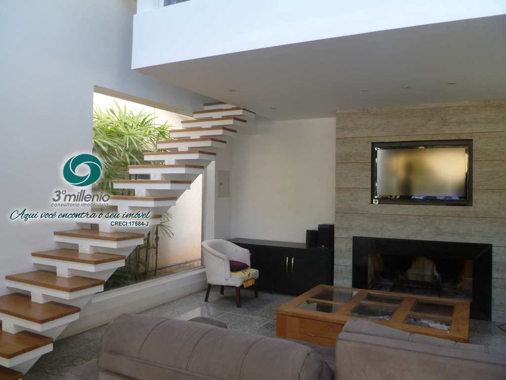 Casa em Cotia, no bairro Parque Frondoso