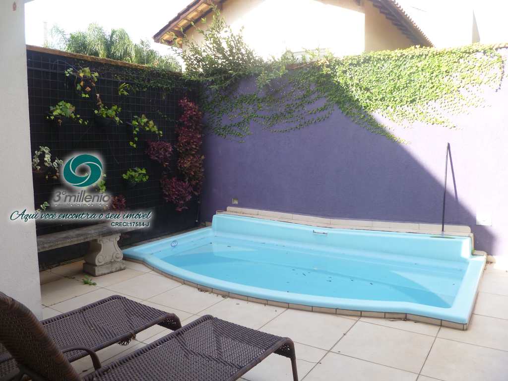 Casa em Cotia, no bairro Parque Frondoso