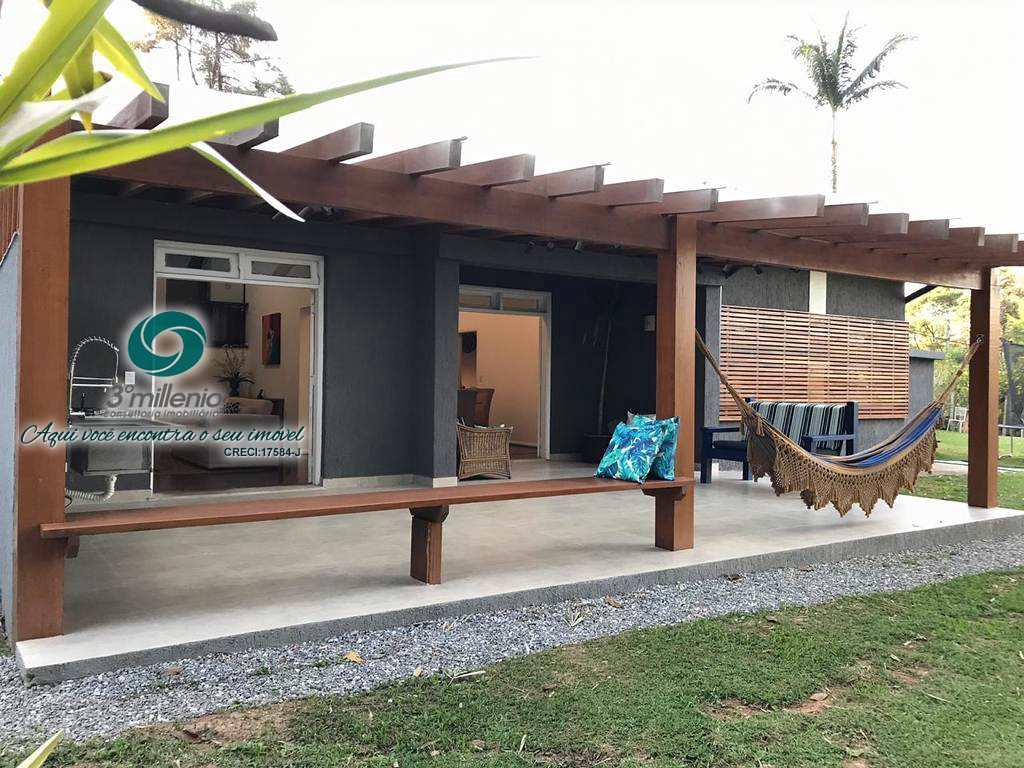 Casa em Cotia, no bairro Petit Village