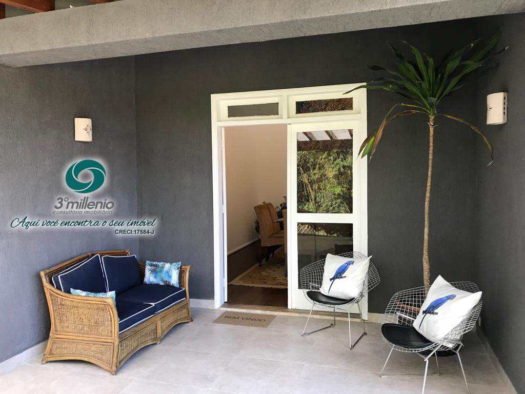 Casa em Cotia, no bairro Petit Village