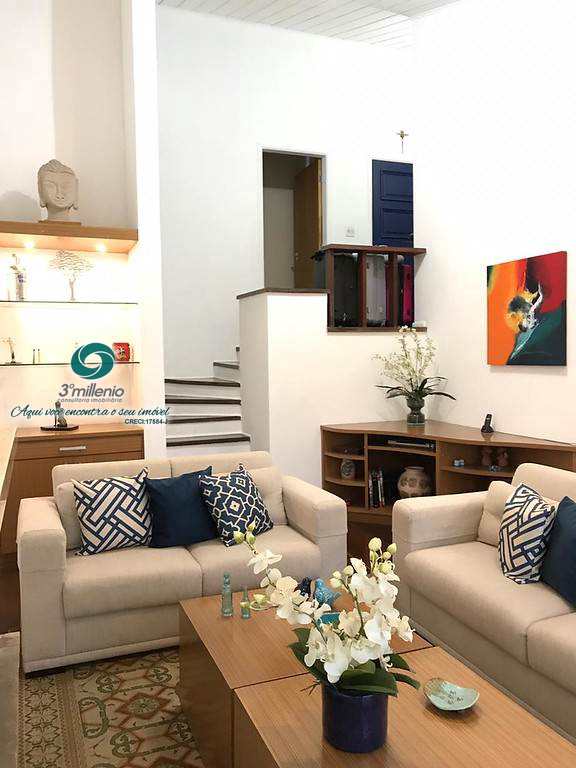 Casa em Cotia, no bairro Petit Village
