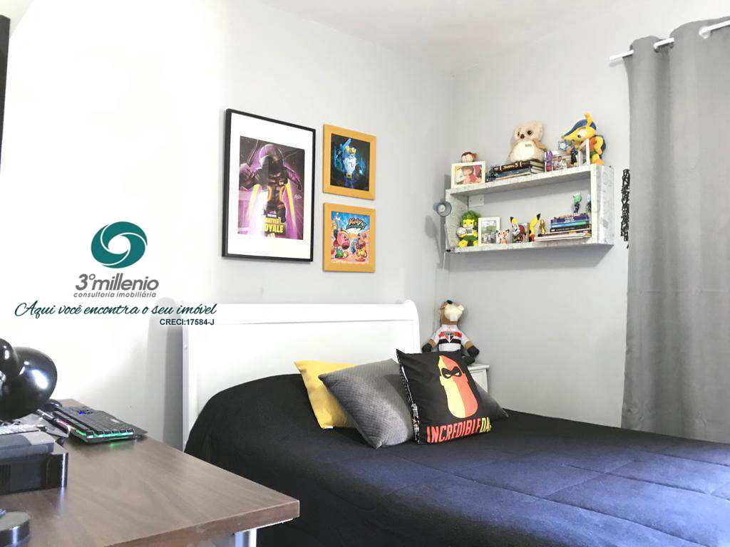 Casa em Cotia, no bairro Petit Village