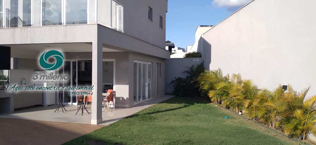 Casa em Cotia, no bairro Moinho Velho