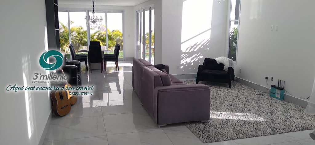 Casa em Cotia, no bairro Moinho Velho