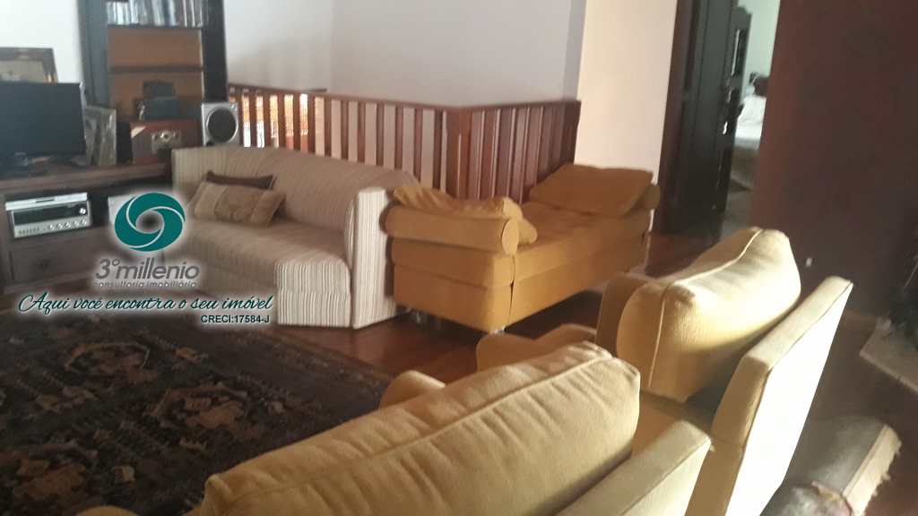 Casa em Carapicuíba, no bairro Terras do Madeira