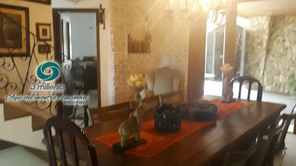 Casa em Carapicuíba, no bairro Terras do Madeira
