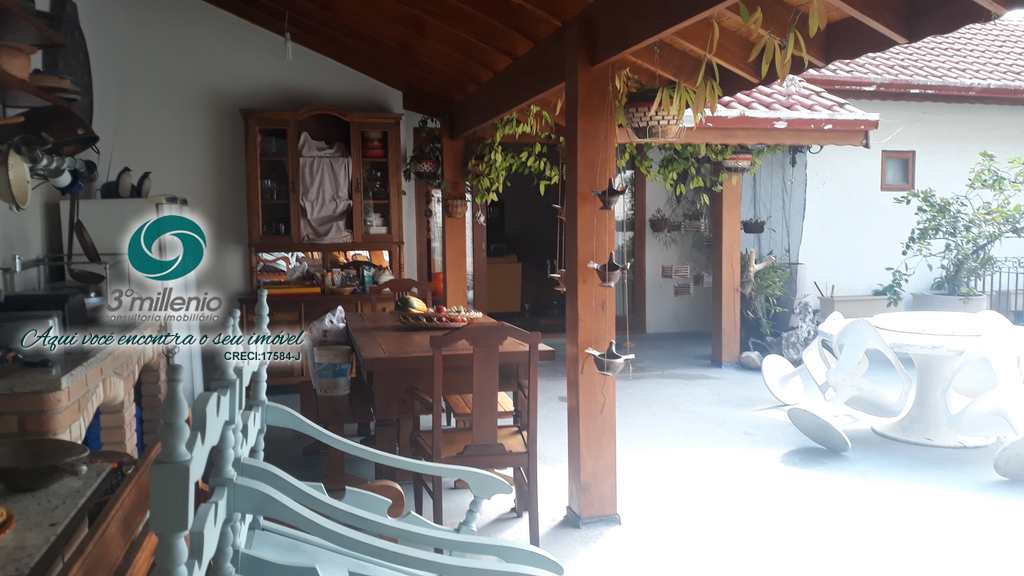 Casa em Carapicuíba, no bairro Terras do Madeira