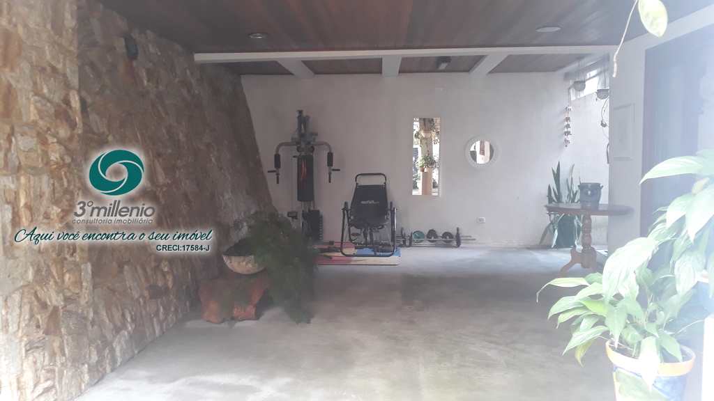 Casa em Carapicuíba, no bairro Terras do Madeira