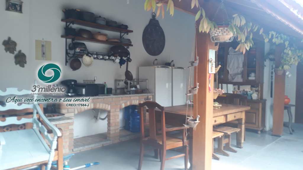 Casa em Carapicuíba, no bairro Terras do Madeira
