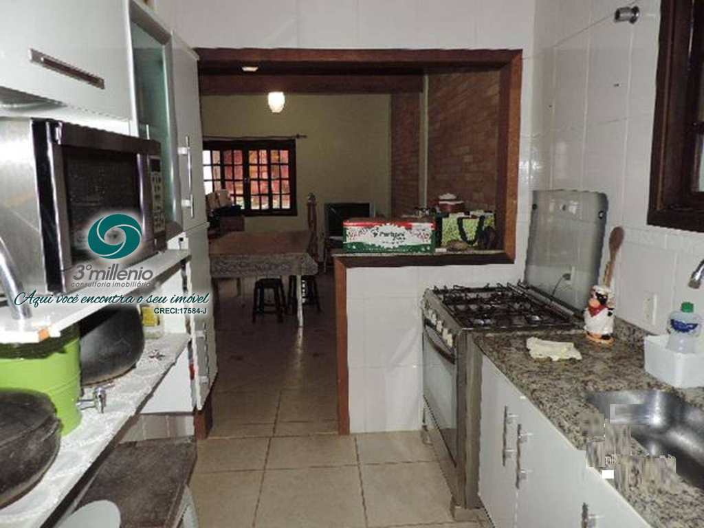 Casa em Cotia, no bairro Colinas de São Fernando