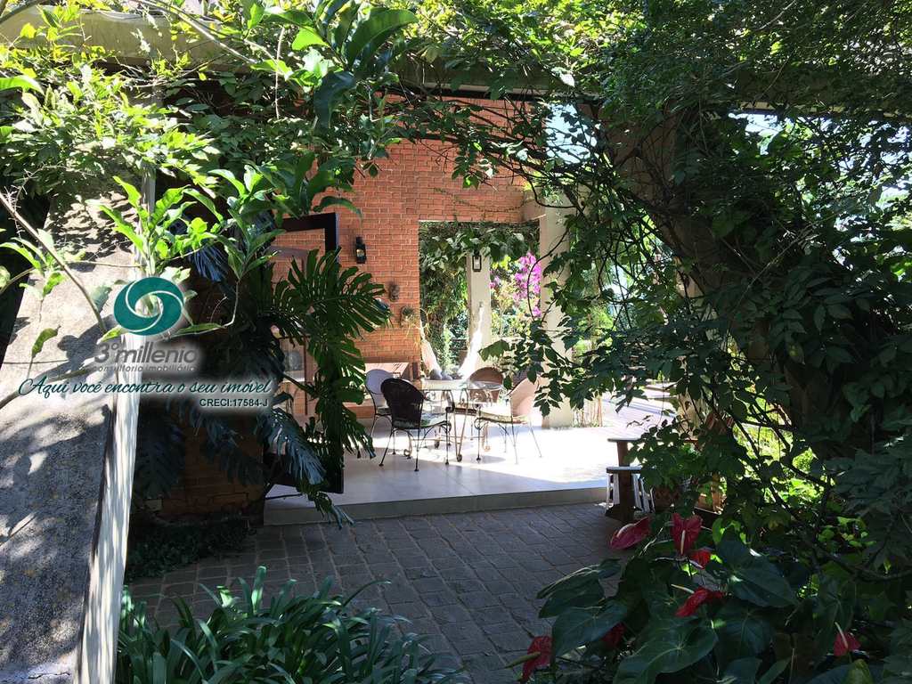 Casa em Cotia, no bairro Parque Dom Henrique