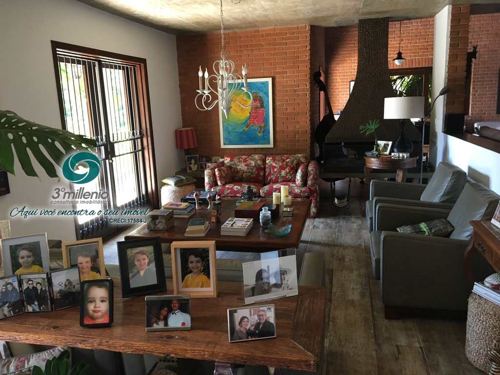 Casa em Cotia, no bairro Parque Dom Henrique