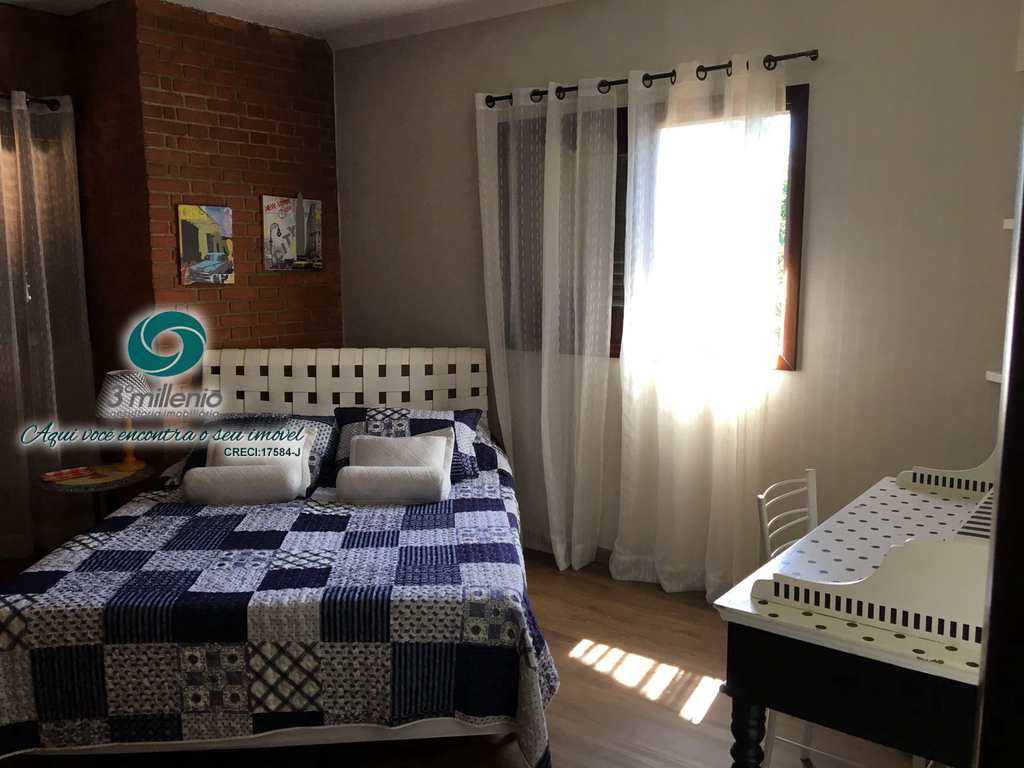 Casa em Cotia, no bairro Parque Dom Henrique